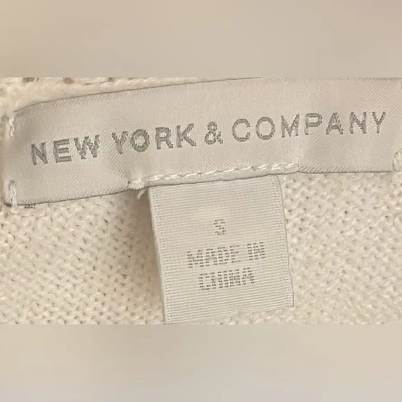 New York & Company- White Cowl Neck Sweater Size S - Picture 6 of 8